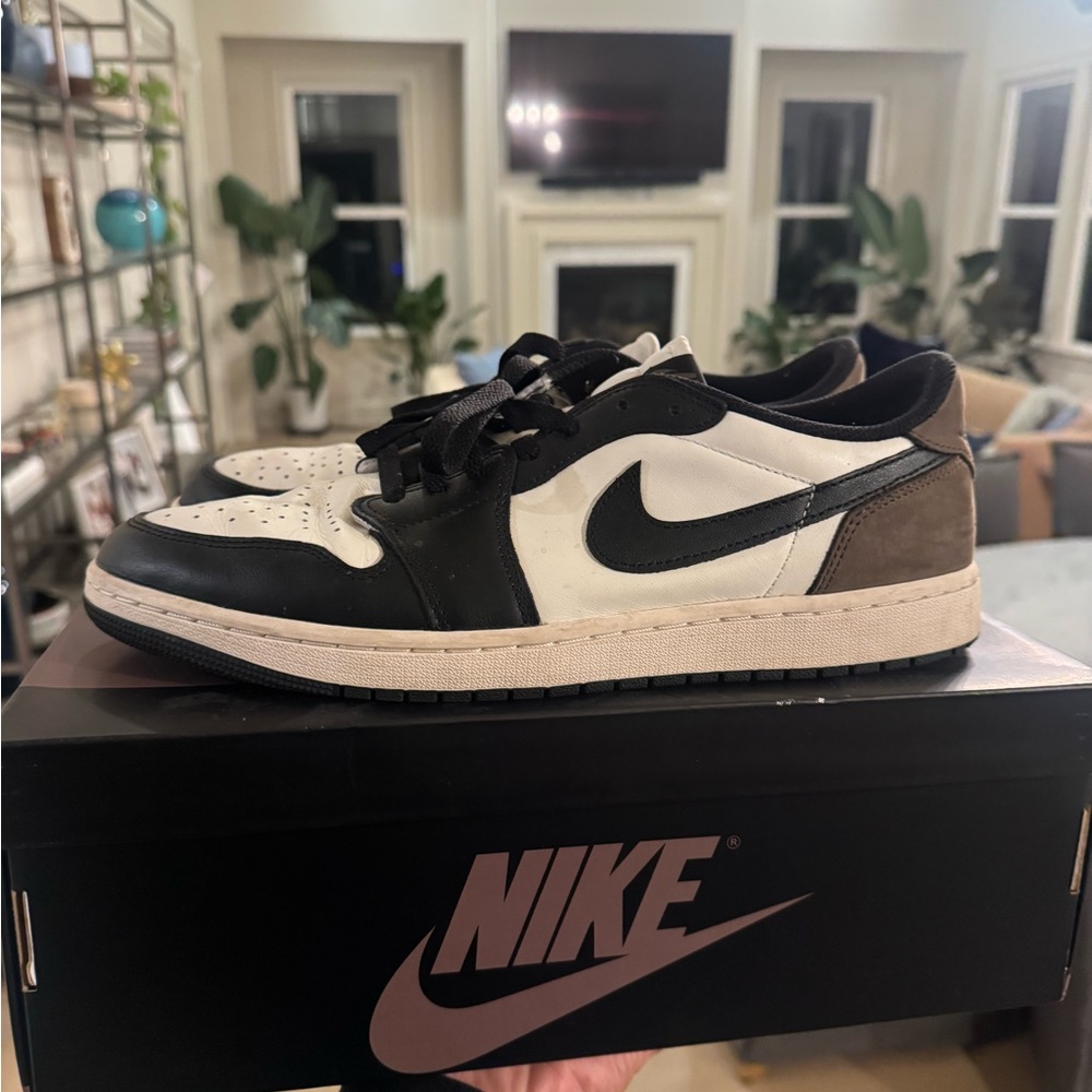 Pre owned Jordan 1 low mocha